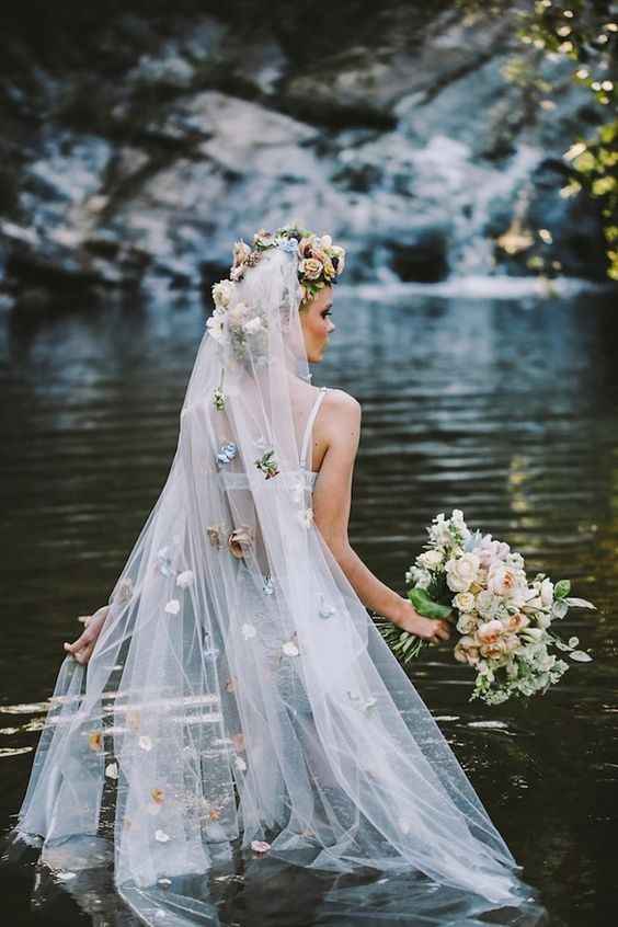 voile piqué de fleurs