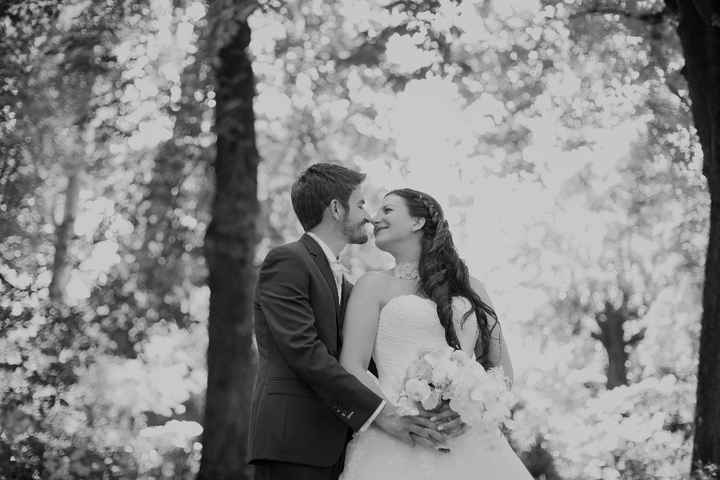 Photo de couple dans un parc