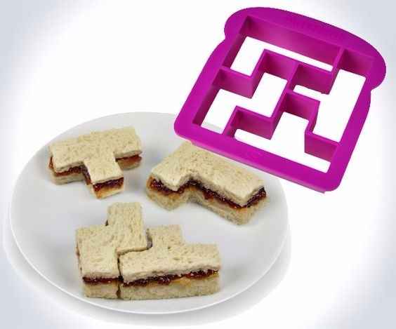 Petit toast (façon pain surprise) mais en forme de pièce de Tétris