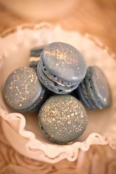 Mais de cette couleur (et inversé aussi : ivoire avec paillettes argentées)