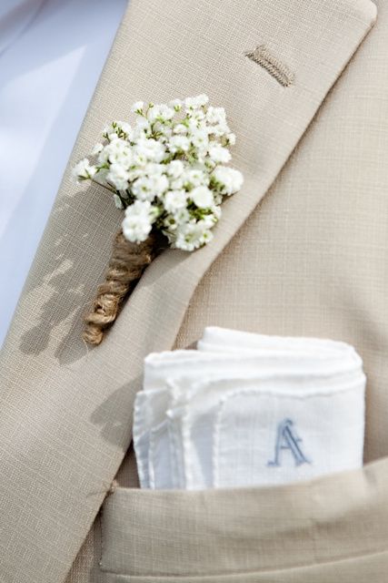 boutonnière avec gypsophyle