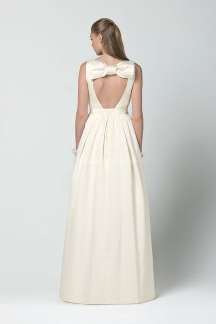 La robe de mariée du 18 février 2013 est...