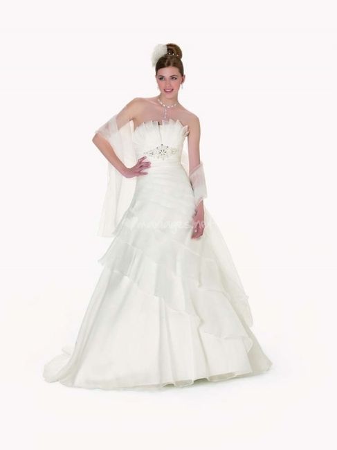 La robe de mariée du 19 février 2013 est...