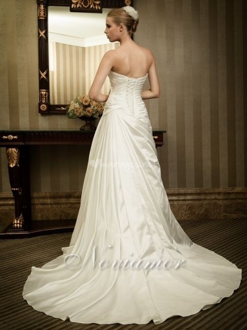 La robe de mariée du 6 mars 2013 est...