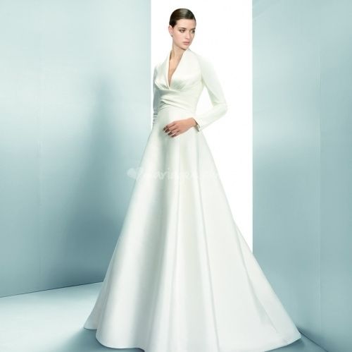 La robe de mariée du 2 avril 2013 est...