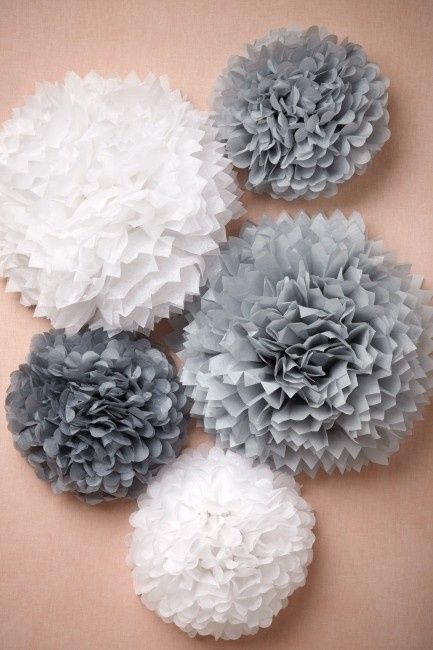 Pompons gris et blanc