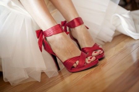 Votez pour vos chaussures préférées et la photo la plus likée sera l'image du jour sur facebook ;)