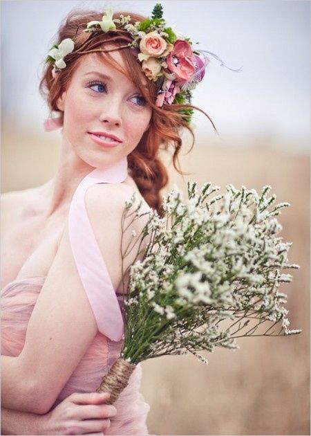 Qui portera une couronne de fleurs ?