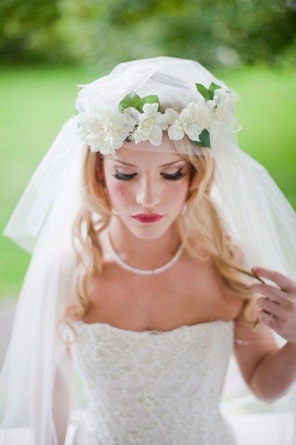 Qui portera une couronne de fleurs ?