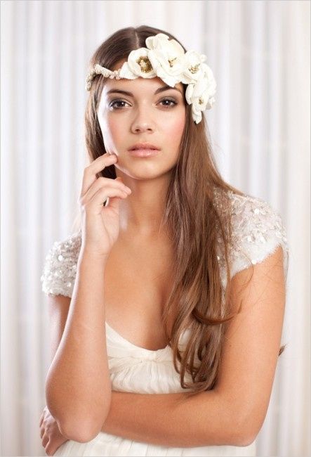 Qui portera une couronne de fleurs ?