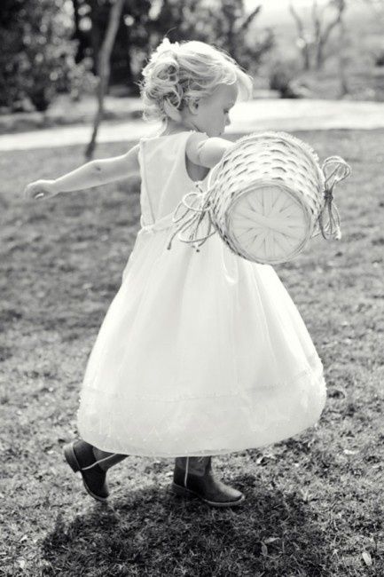 Votez pour votre photo préférée : les petites filles et les petits paniers