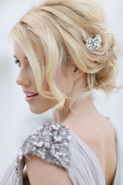Idée coiffure avec peigne/broche