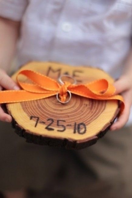 Votez pour votre photo de coussin d'alliances préférée !