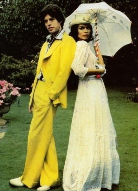 Mick et Bianca Jagger, champagne et décolleté