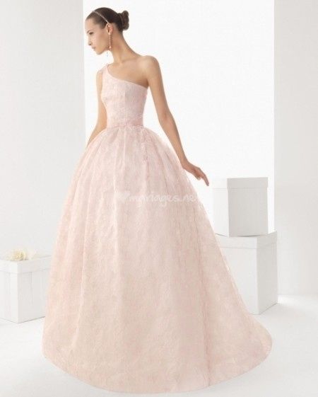 Robe de mariée rose pastel