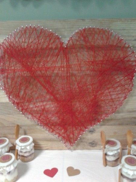 Un joli coeur en fils sur notre table de candy bar ce matin