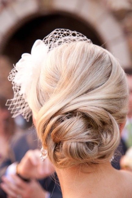 Votez pour votre chignon de mariée préférée !