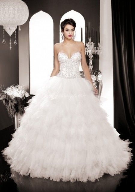 Votez pour votre robe de princesse favorite parmi 12 photos !