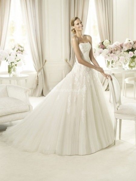 Votez pour votre robe de princesse favorite parmi 12 photos !