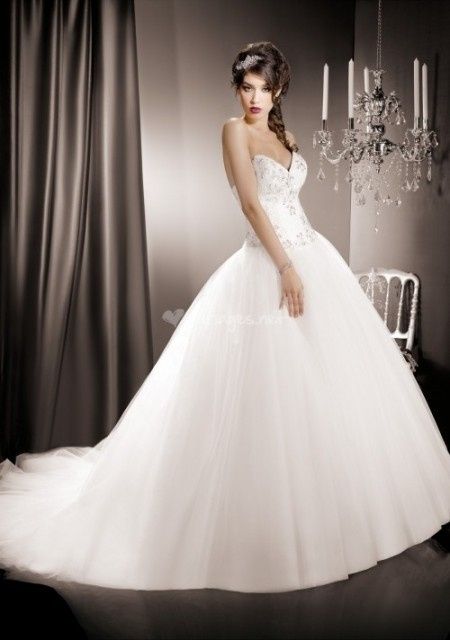 Votez pour votre robe de princesse favorite parmi 12 photos !
