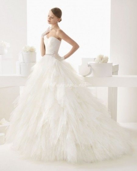 Votez pour votre robe de princesse favorite parmi 12 photos !