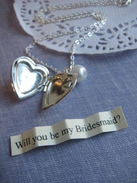 Les messages se glissent dans les bijoux: fan ou pas fan ?