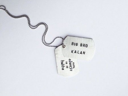 Les messages se glissent dans les bijoux: fan ou pas fan ?