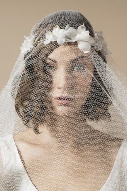 Robes de mariée, de soirée et accessoires Delphine Manivet 2014