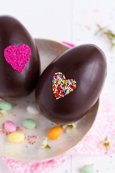 Amour  chocolat = bonheur ! Bonne journée et vivement Pâques =)