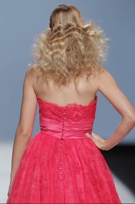 Les robes de mariée  rouges de Cymbeline 2015