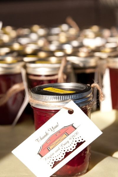 12 étiquettes pour personnaliser vos cadeaux aux invités
