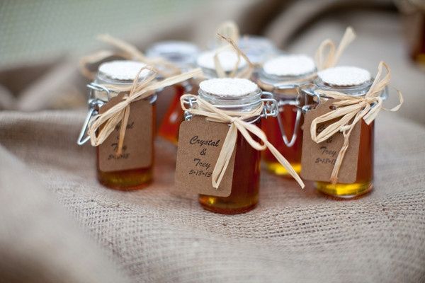12 étiquettes pour personnaliser vos cadeaux aux invités