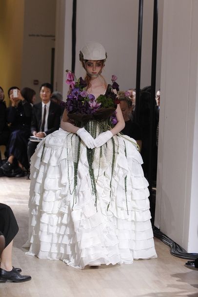 Les 6 robes de mariée les plus moches de la fashion week printemps-été 2015