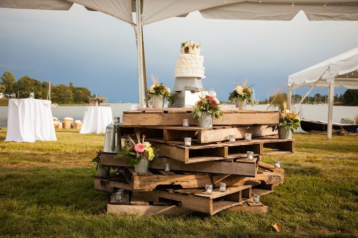 Des palettes en bois pour votre décoration de mariage: OUI ou NON ?