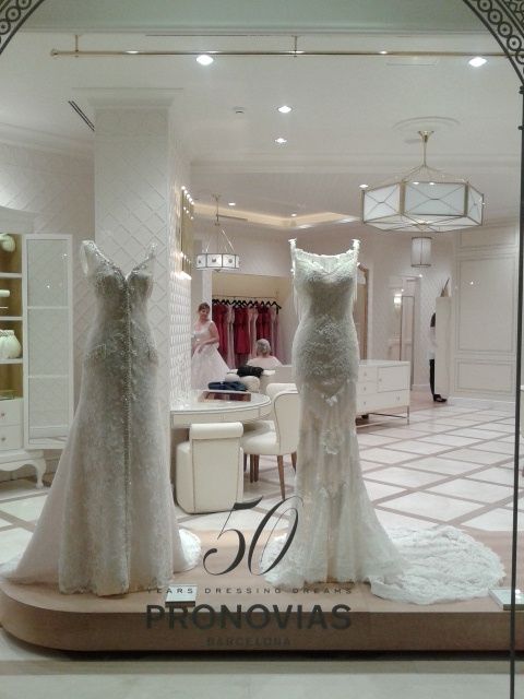 Nouveau concept store Pronovias Barcelone