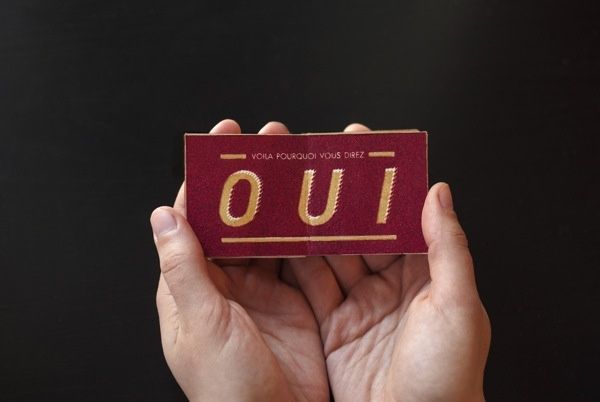 Une designer transforme son CV en demande en mariage