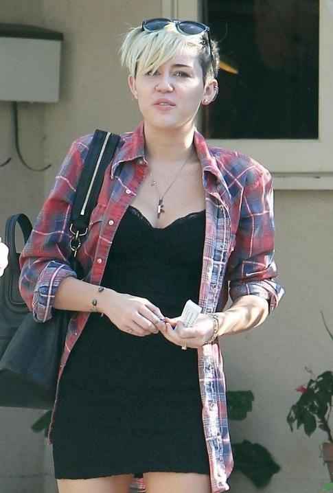 Miley Cyrus veut une robe meringue !
