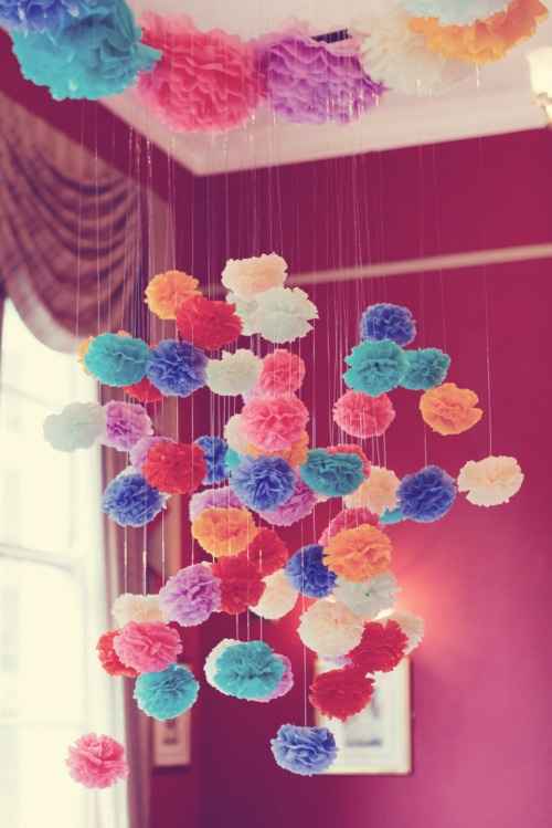 Suspension avec pompons