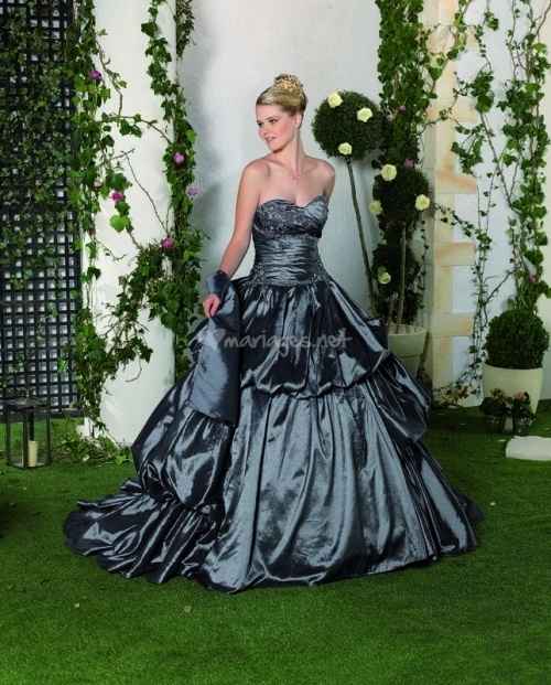 La robe de mariée du 15 janvier 2013 est...
