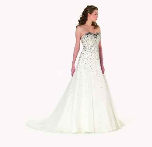 La robe de mariée du 23 janvier est...