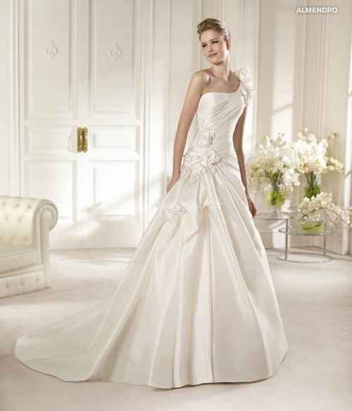 La robe de mariée du 25 janvier 2013 est...
