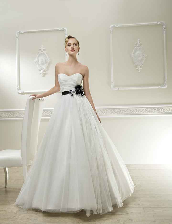 La robe de mariée du 4 février 2013 est...