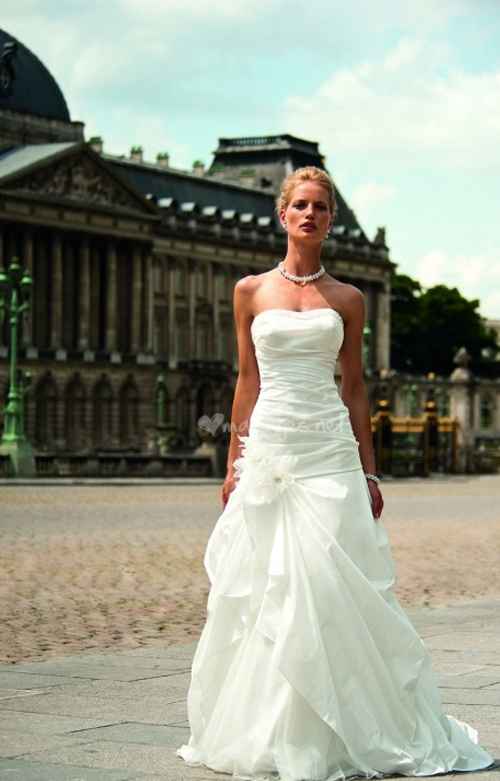 La robe de mariée du 6 février 2013 est..