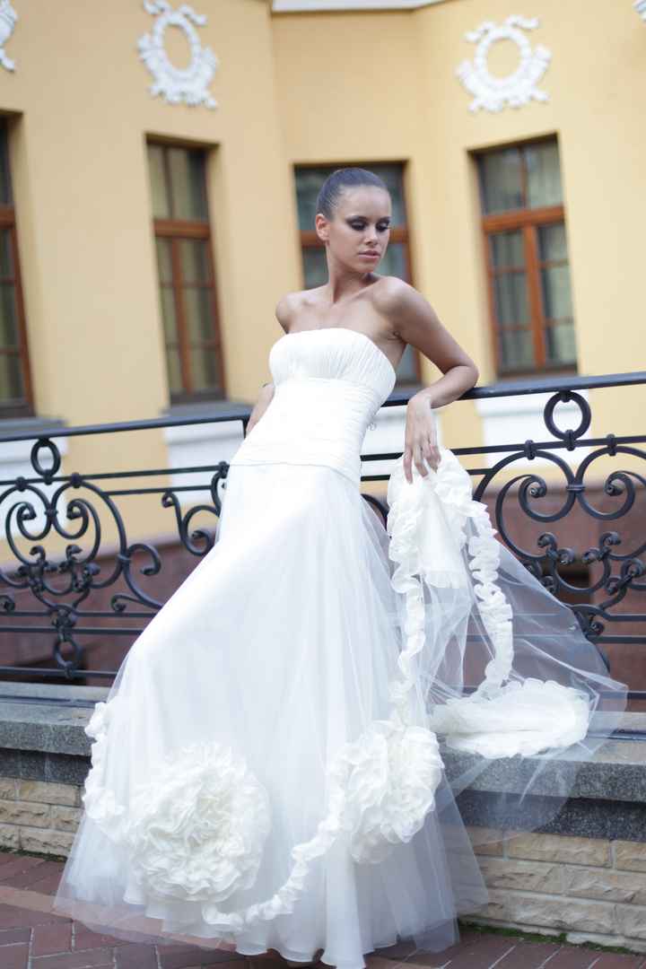 La robe de mariée du 13 février 2013 est...