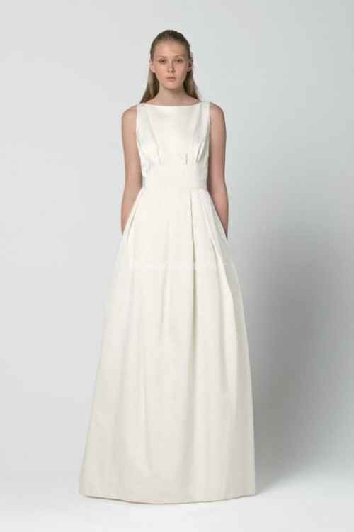 La robe de mariée du 18 février 2013 est...