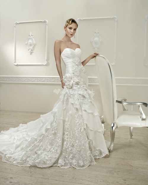 La robe de mariée du 4 mars 2013 est...