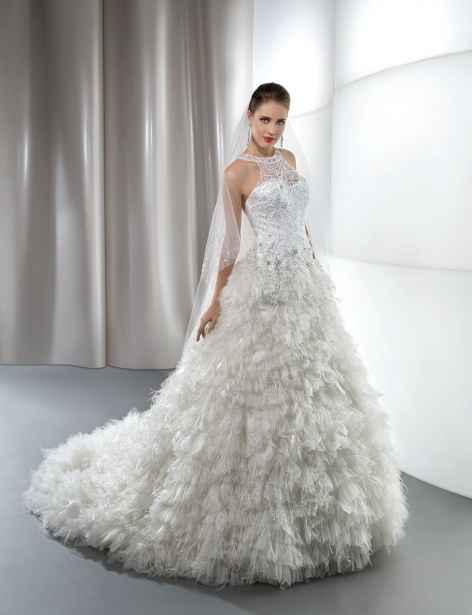 La robe de mariée du 7 mars 2013 est...