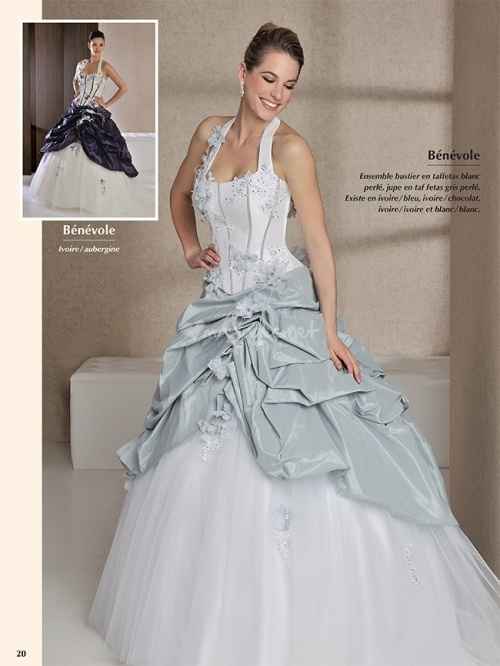 La robe de mariée du 18 mars 2013 est...