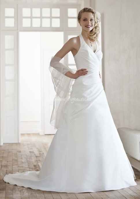 La robe de mariée du 26 mars 2013 est...