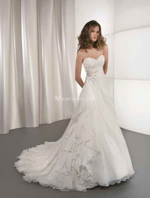 La robe de mariée du 8 avril 2013 est...